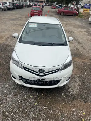 Toyota Vitz 1.3 AWD 3dr 2014 White