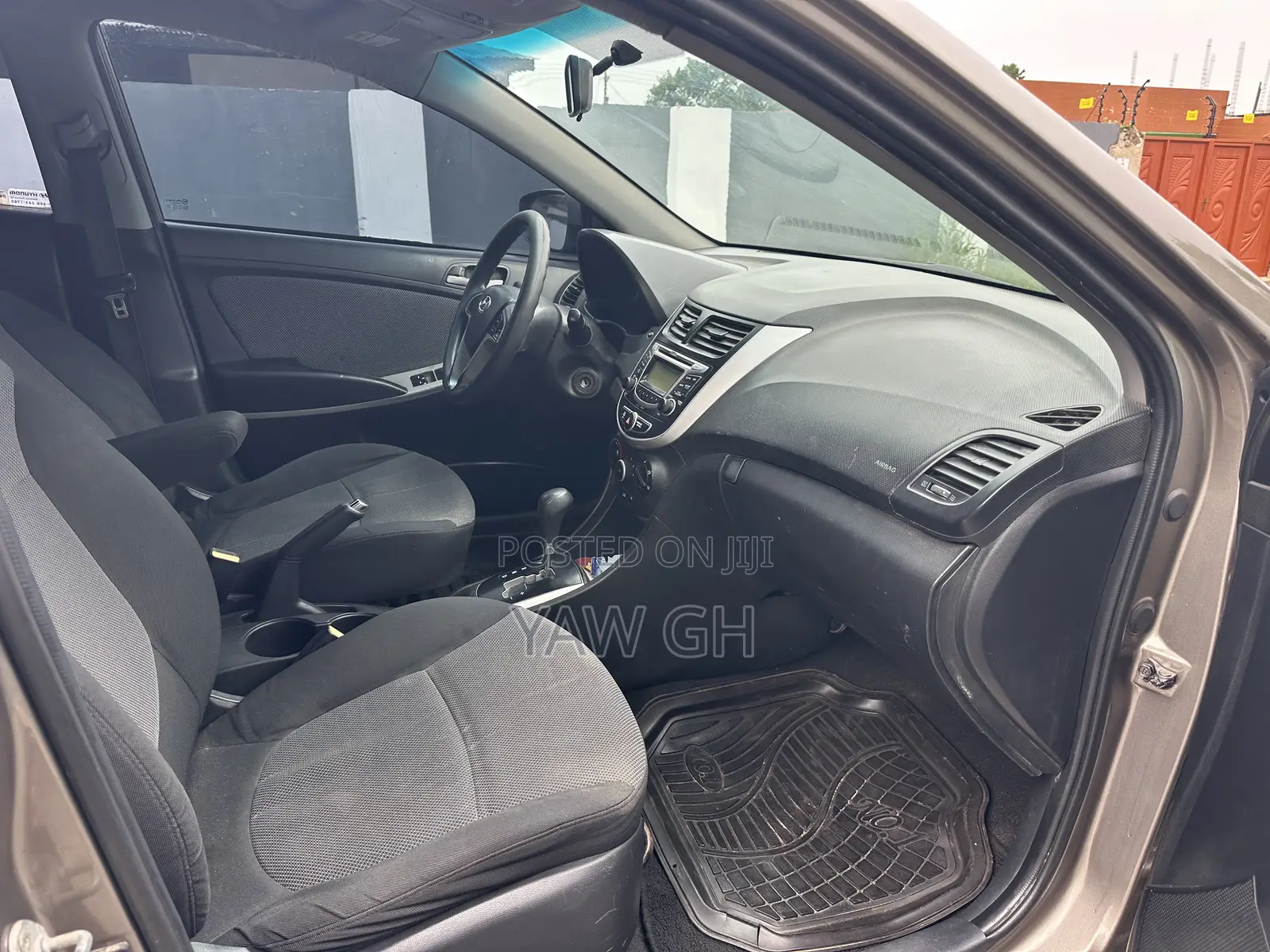Hyundai Accent GS 4dr Hatchback (1.6L 4cyl 6A) 2014 Gray
