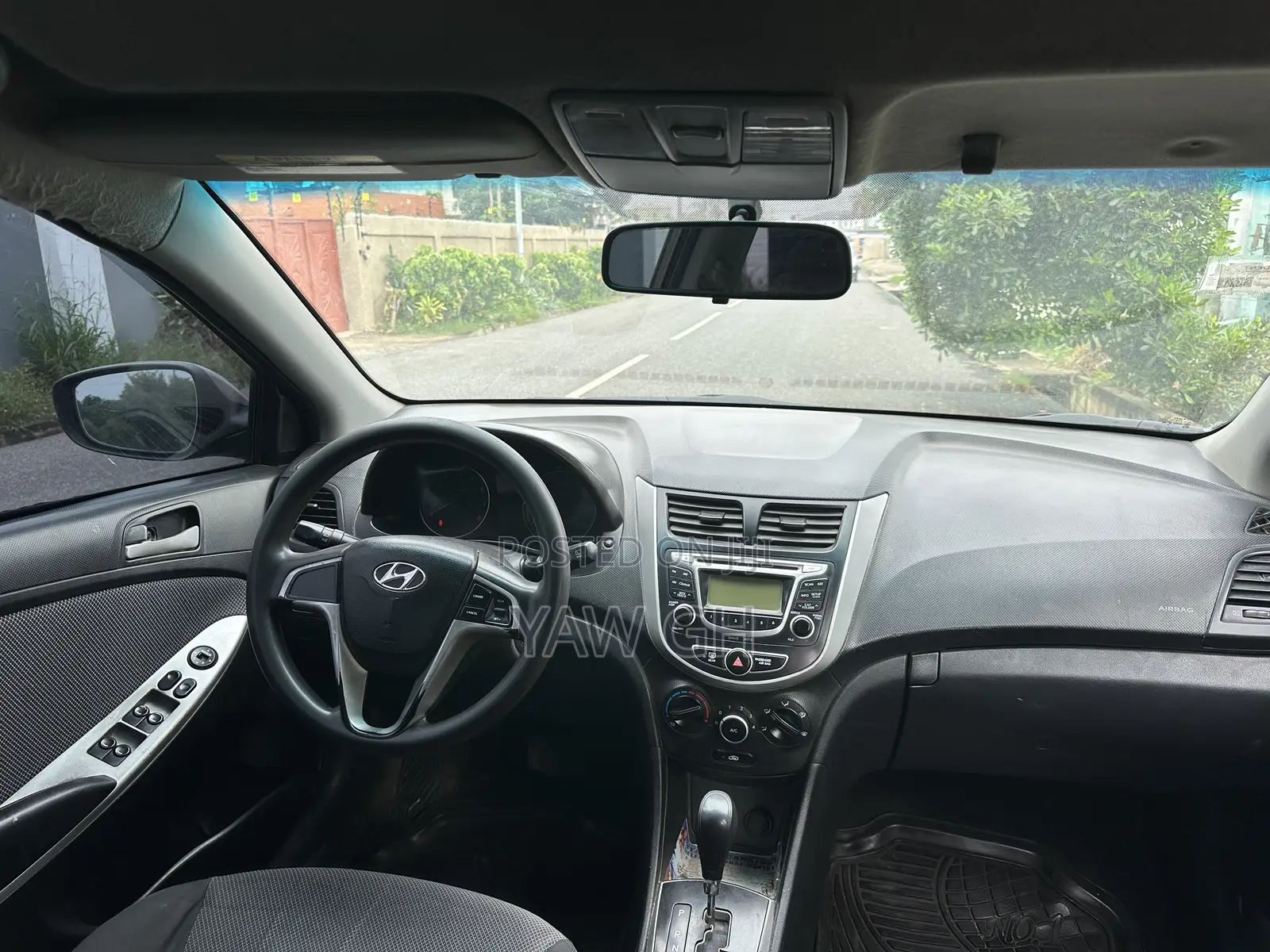 Hyundai Accent GS 4dr Hatchback (1.6L 4cyl 6A) 2014 Gray