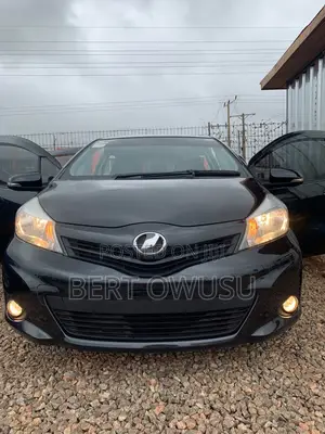 Toyota Vitz 2013 Black