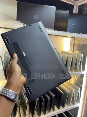 Laptop Dell Inspiron 15 3530 1GB Intel Core i7 SSD 256GB