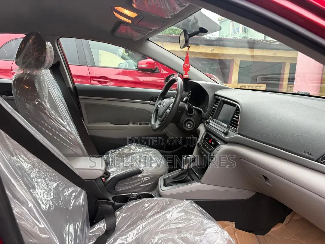 Hyundai Elantra 2017 Red