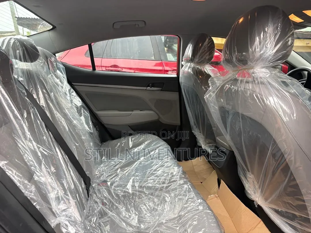 Hyundai Elantra 2017 Red