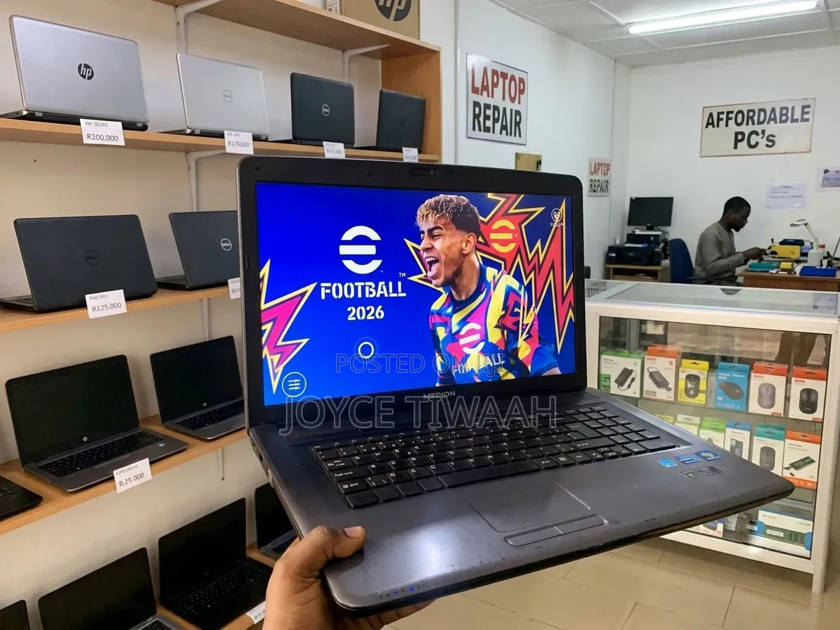 Laptop Medion Akoya P6677 8GB Intel Core i5 HDD+SSD 1T