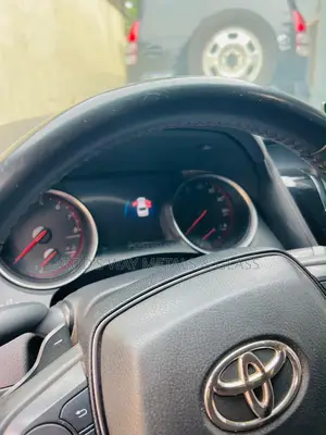 Toyota Camry 2024 Silver