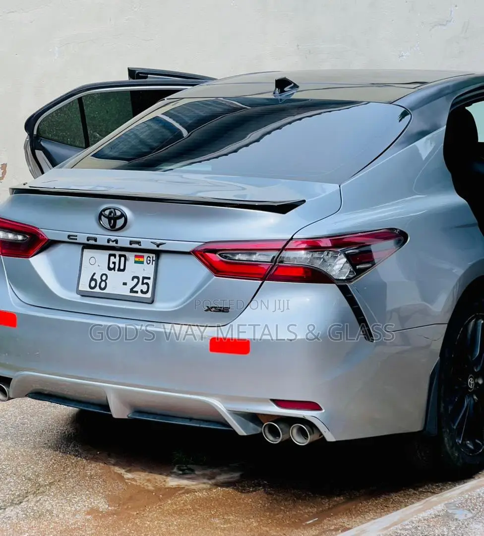 Toyota Camry 2024 Silver