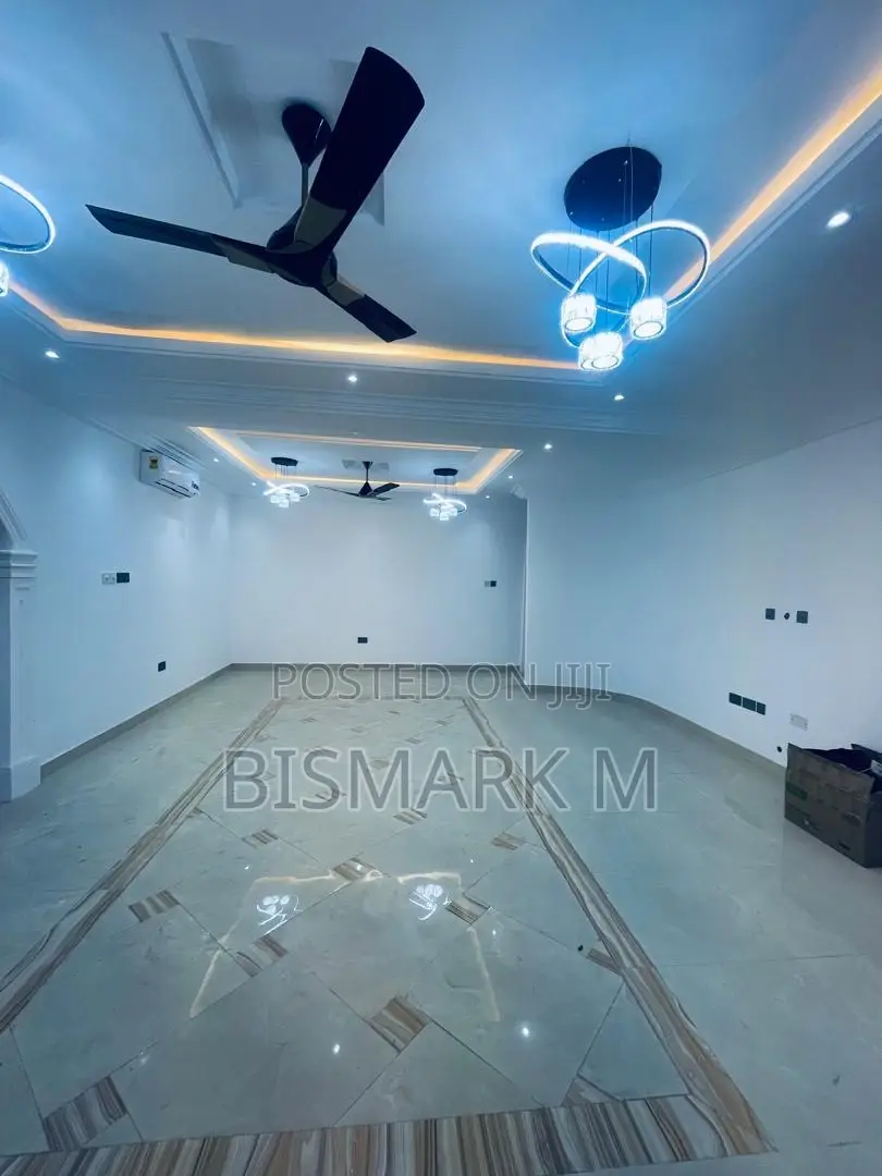 5bdrm House in Ashaley Botwe for rent