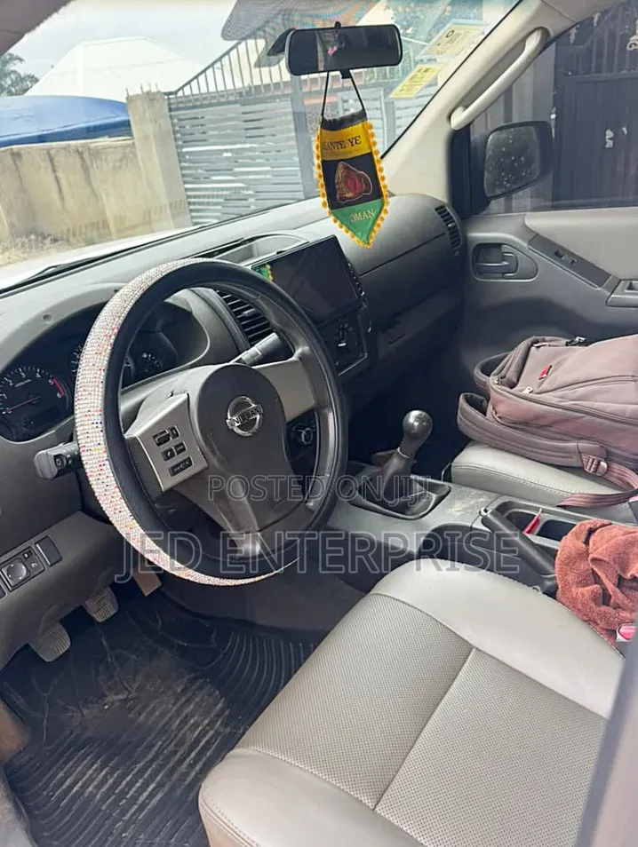 Nissan Navara 2014 White