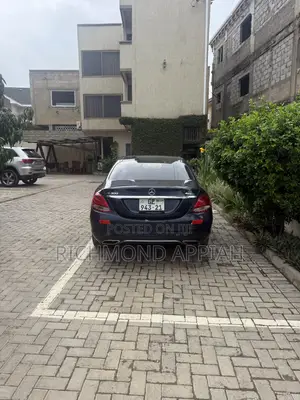 Mercedes-Benz C300 2018 Blue