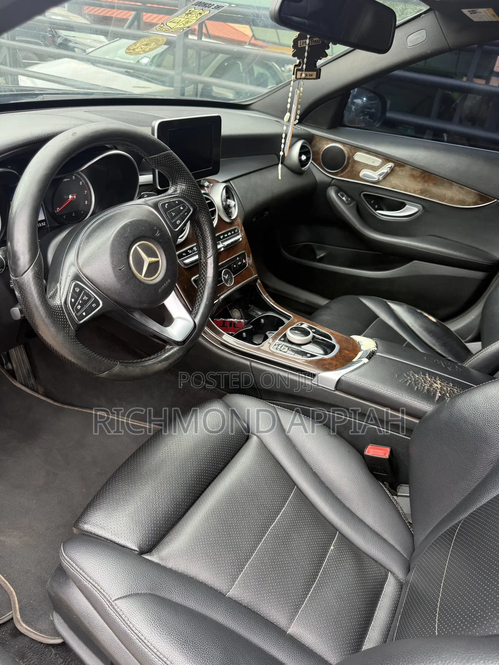 Mercedes-Benz C300 2018 Blue