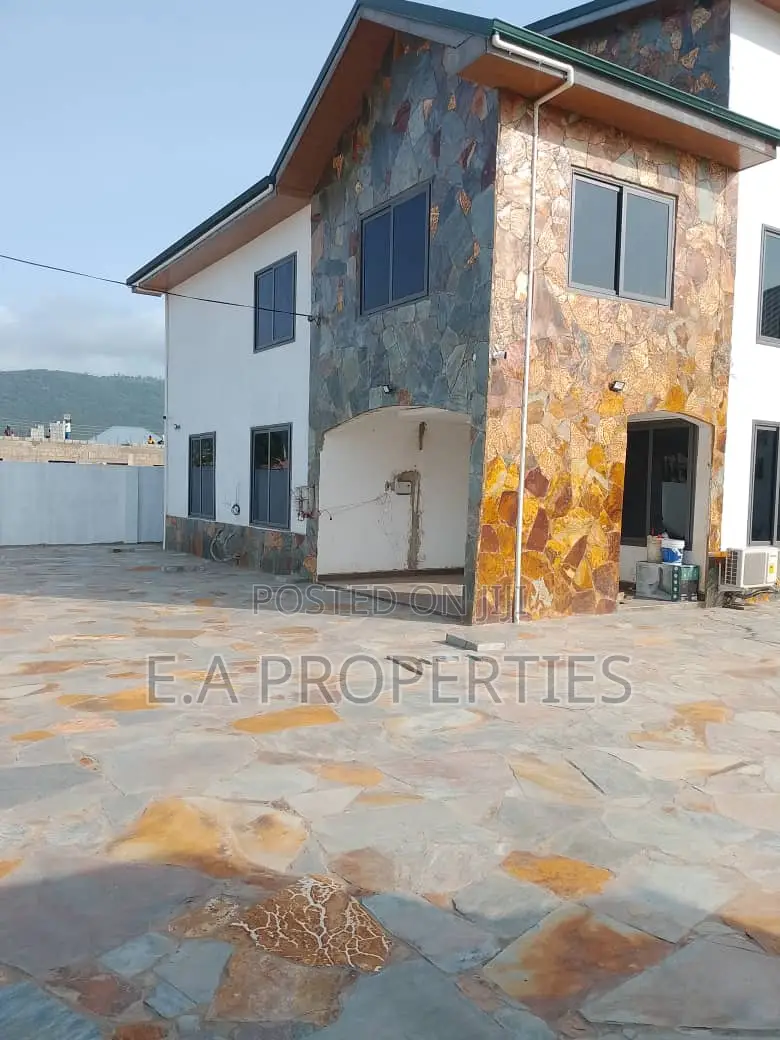 3bdrm House in E A Properties, Ghanata Area for rent