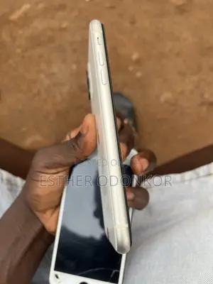 New Apple iPhone 11 128 GB White