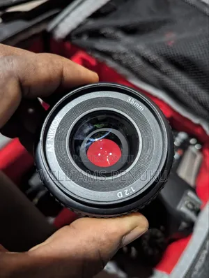Nikon 35mm Lens
