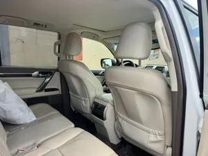 Lexus GX 460 Luxury 2019 White