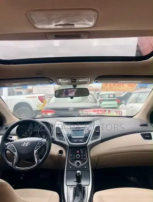Hyundai Elantra Limited Sedan FWD (1.8L 4cyl 6A) 2016 Red