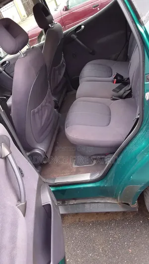 Mercedes-Benz 1420 2006 Green