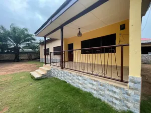 3bdrm Apartment in Seven Great, Exhibition for rent