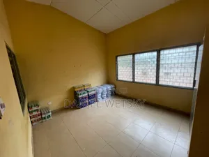 3bdrm Apartment in Seven Great, Exhibition for rent