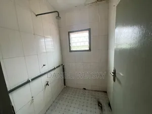 3bdrm Apartment in Seven Great, Exhibition for rent