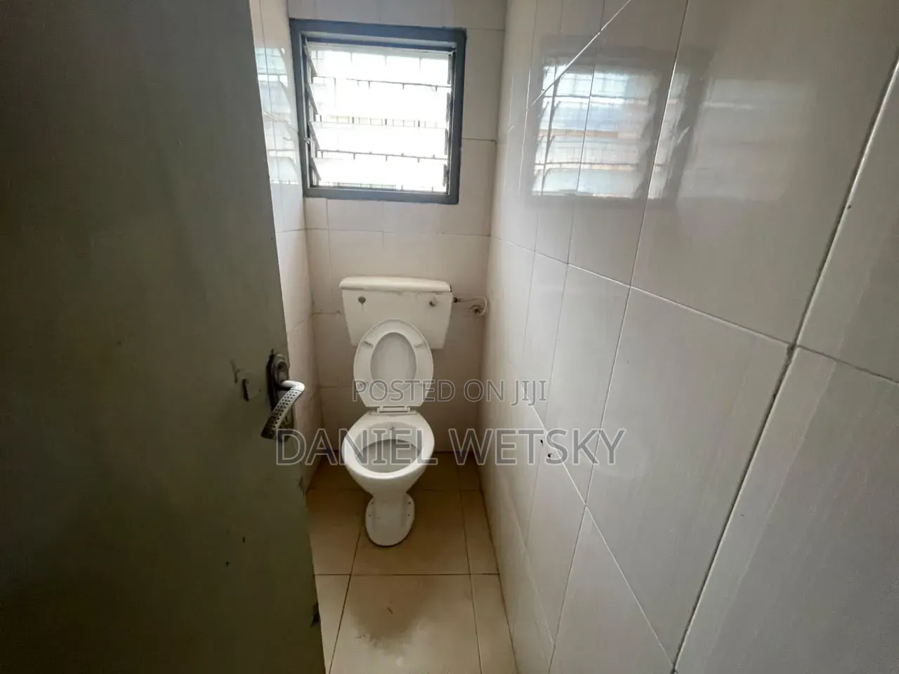 3bdrm Apartment in Seven Great, Exhibition for rent