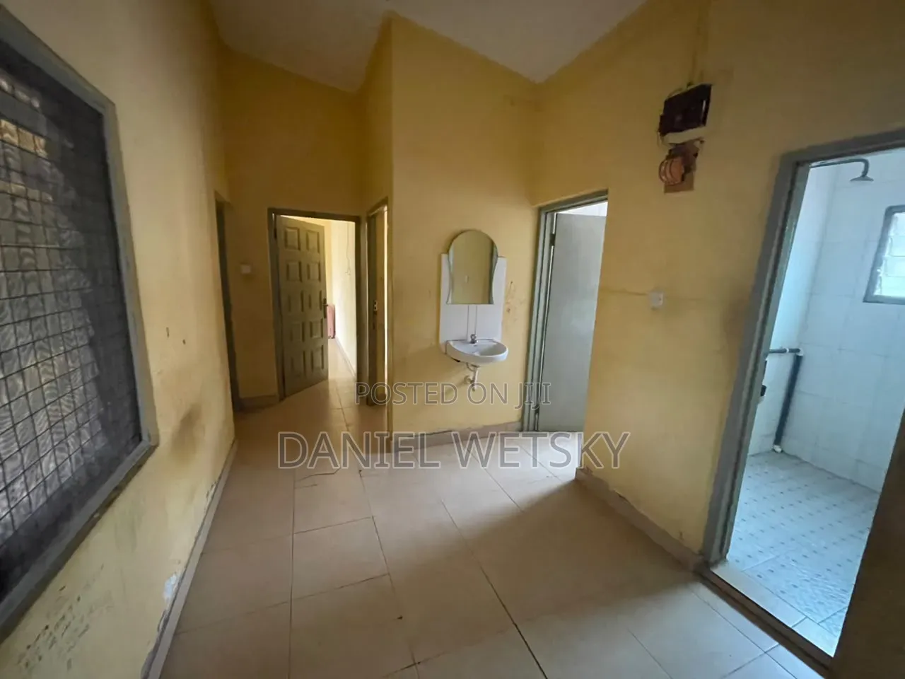 3bdrm Apartment in Seven Great, Exhibition for rent