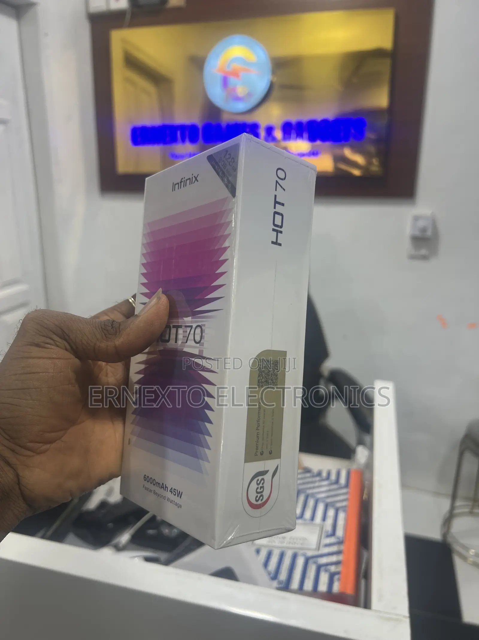 New Infinix Hot 70 128 GB Black
