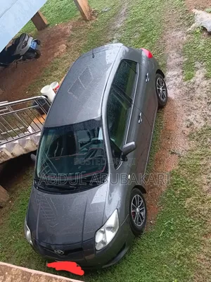 Toyota Yaris 2019 Gray