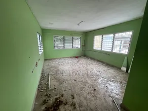 3bdrm House in Dansoman, Exhibition for rent