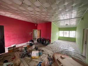 3bdrm House in Dansoman, Exhibition for rent