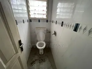 3bdrm House in Dansoman, Exhibition for rent