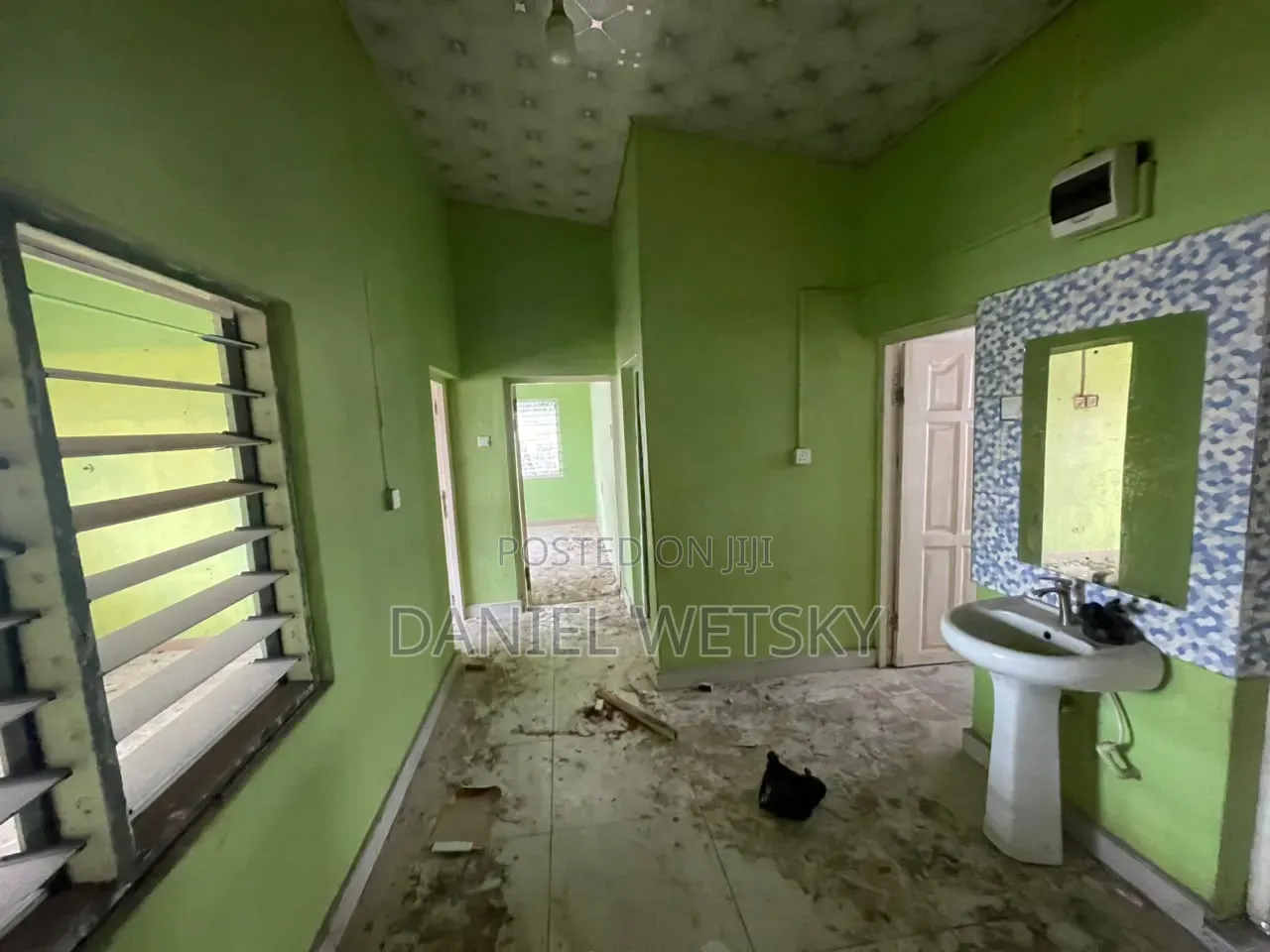 3bdrm House in Dansoman, Exhibition for rent