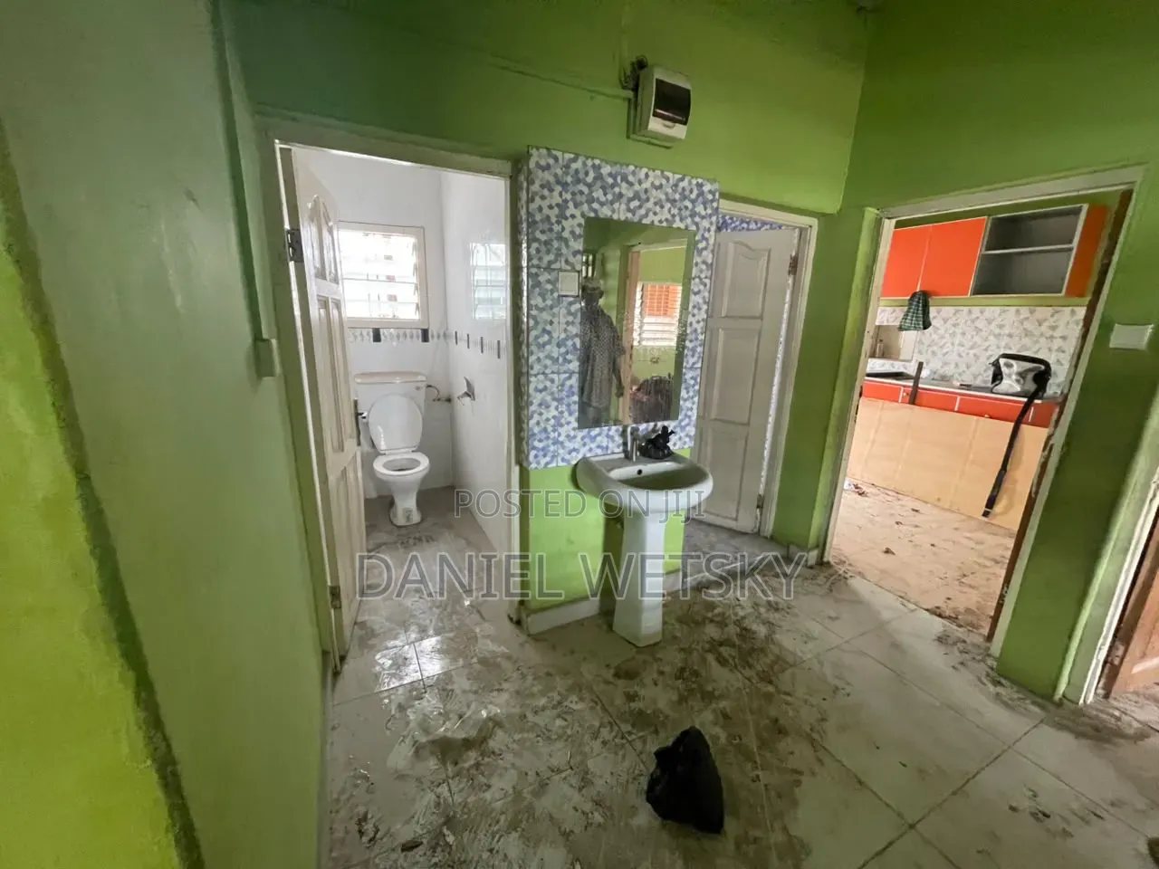 3bdrm House in Dansoman, Exhibition for rent