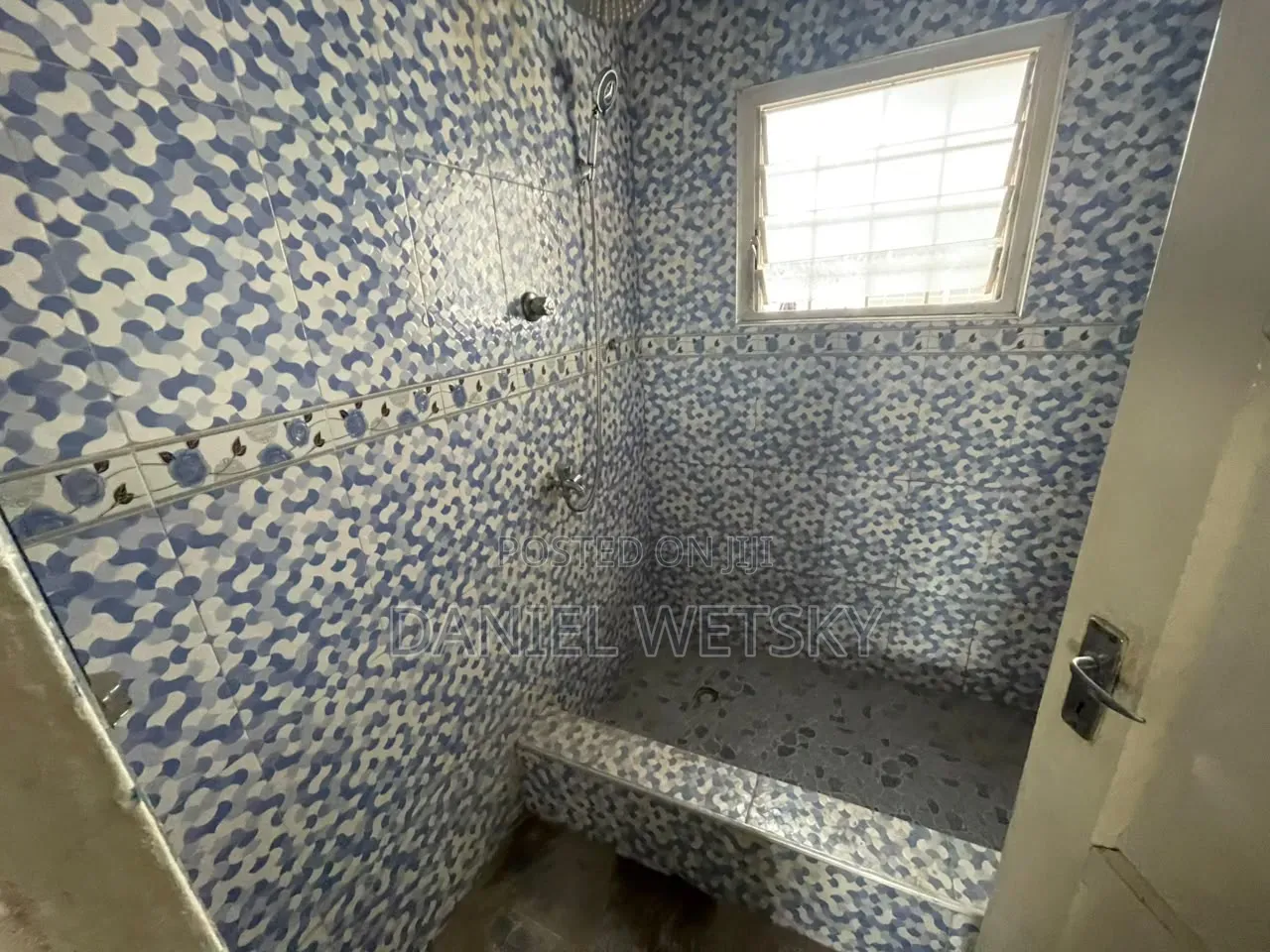 3bdrm House in Dansoman, Exhibition for rent
