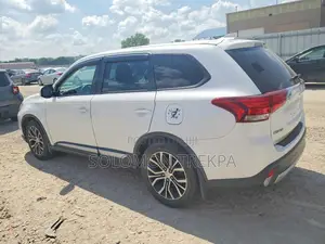 Mitsubishi Outlander SE FWD 2018 White