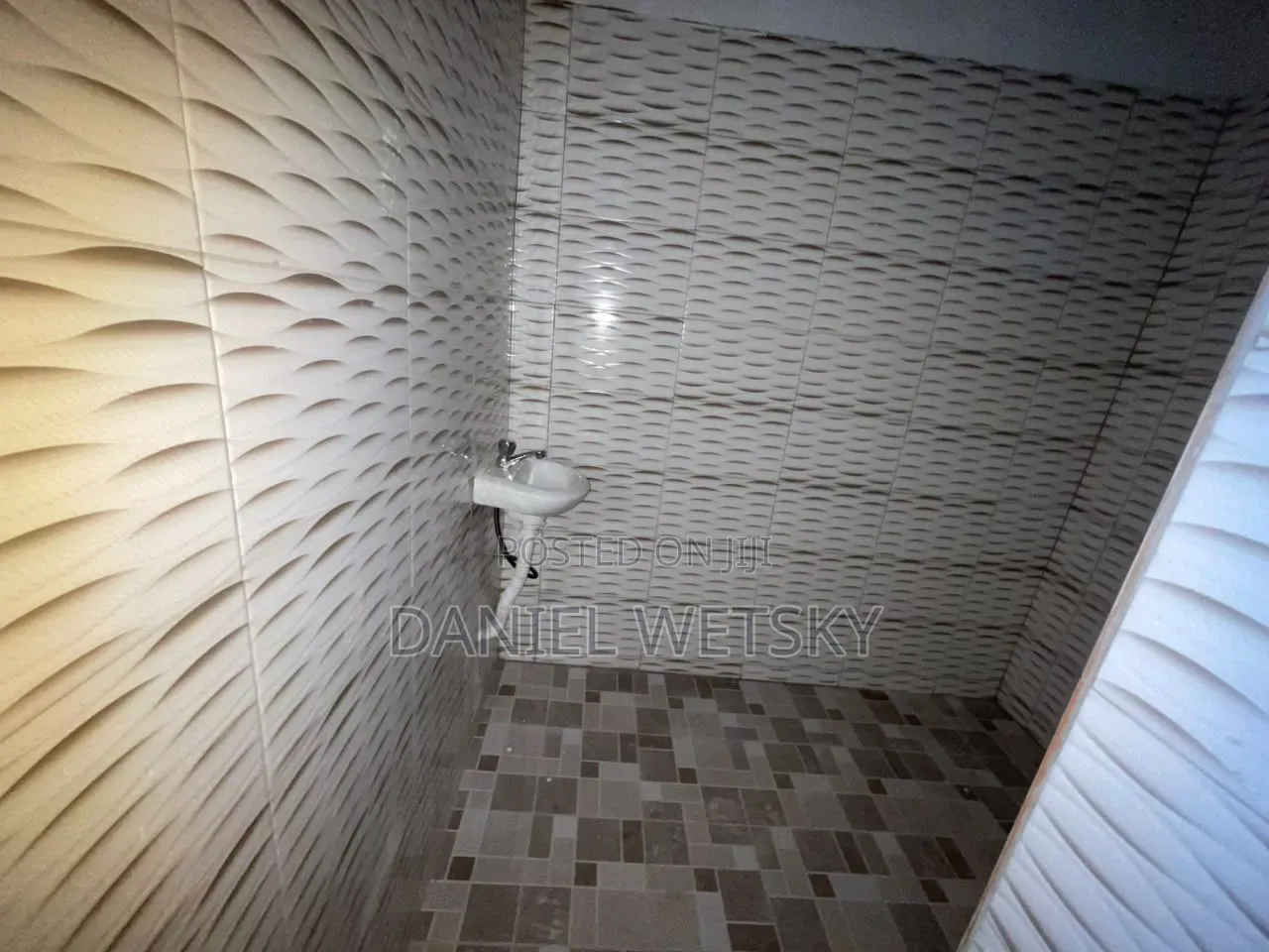 2bdrm Apartment in Anyaa, School Junction for rent