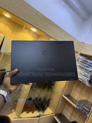 New Laptop MSI Cyborg 15 16GB Intel Core 7 SSD 1T