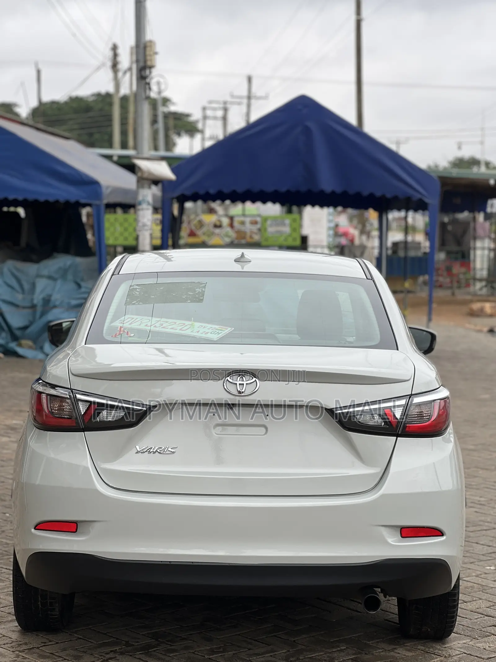 Toyota Yaris LE Sedan 4dr 2019 White