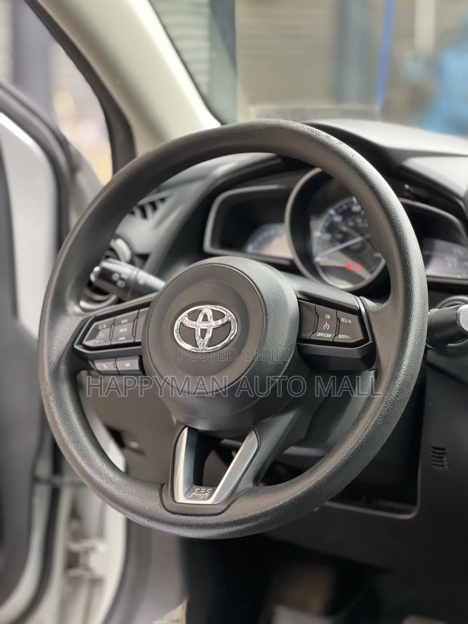 Toyota Yaris LE Sedan 4dr 2019 White