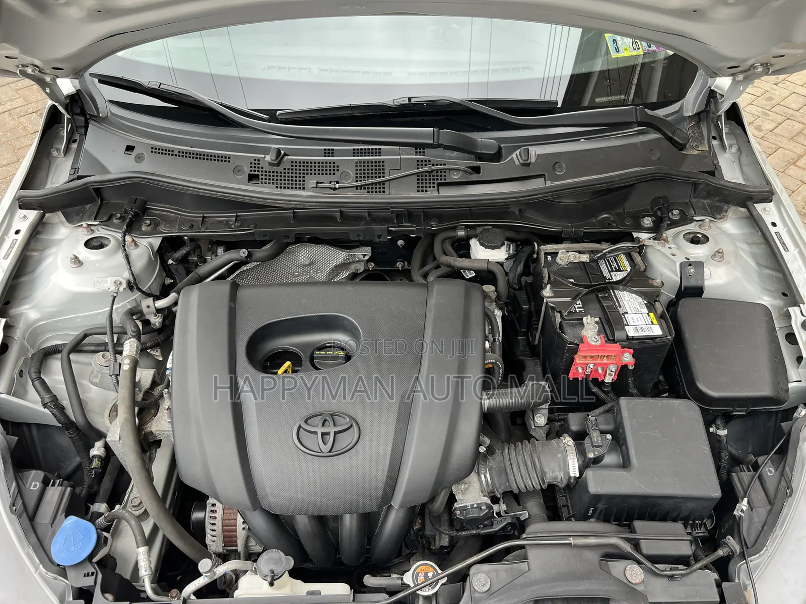 Toyota Yaris LE Sedan 4dr 2019 White