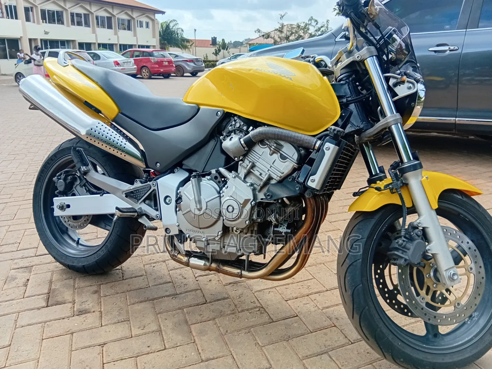 Honda Hornet 2010 Yellow