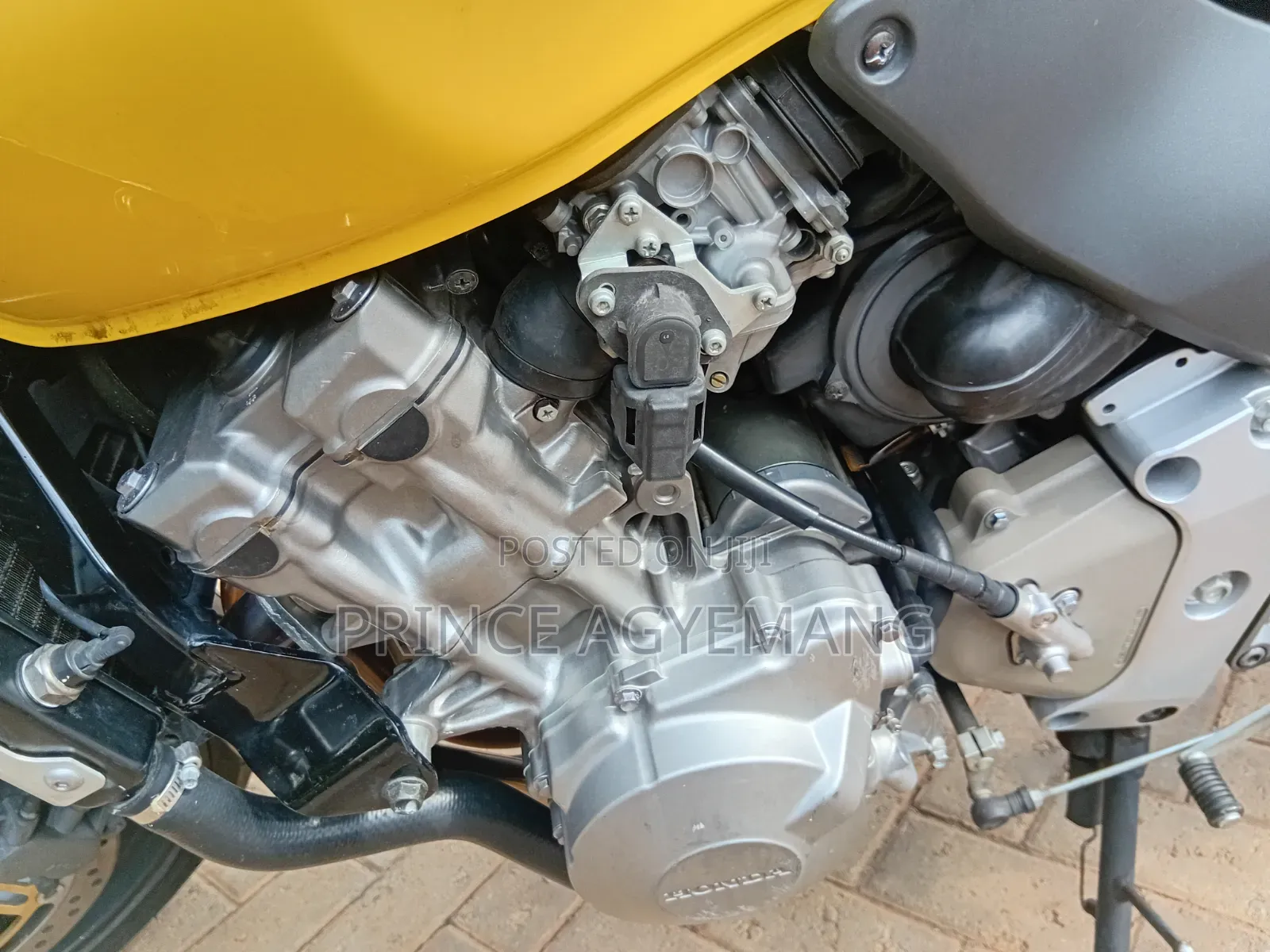 Honda Hornet 2010 Yellow