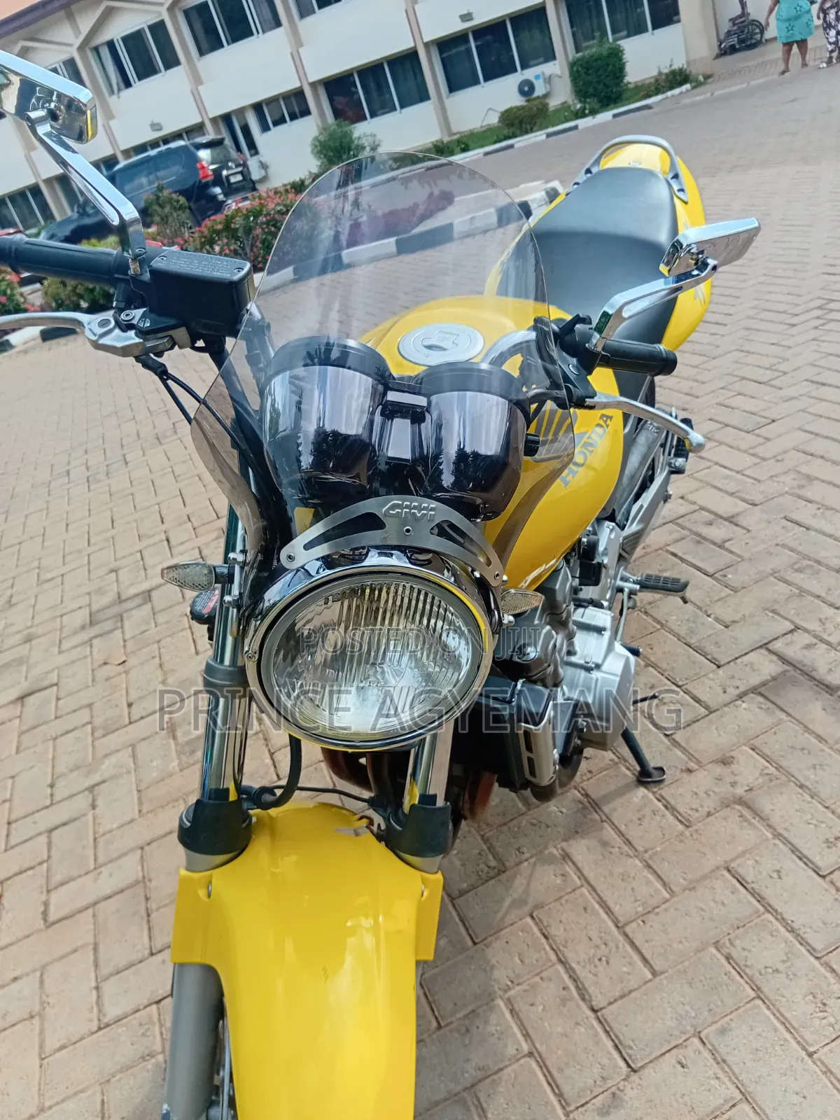 Honda Hornet 2010 Yellow