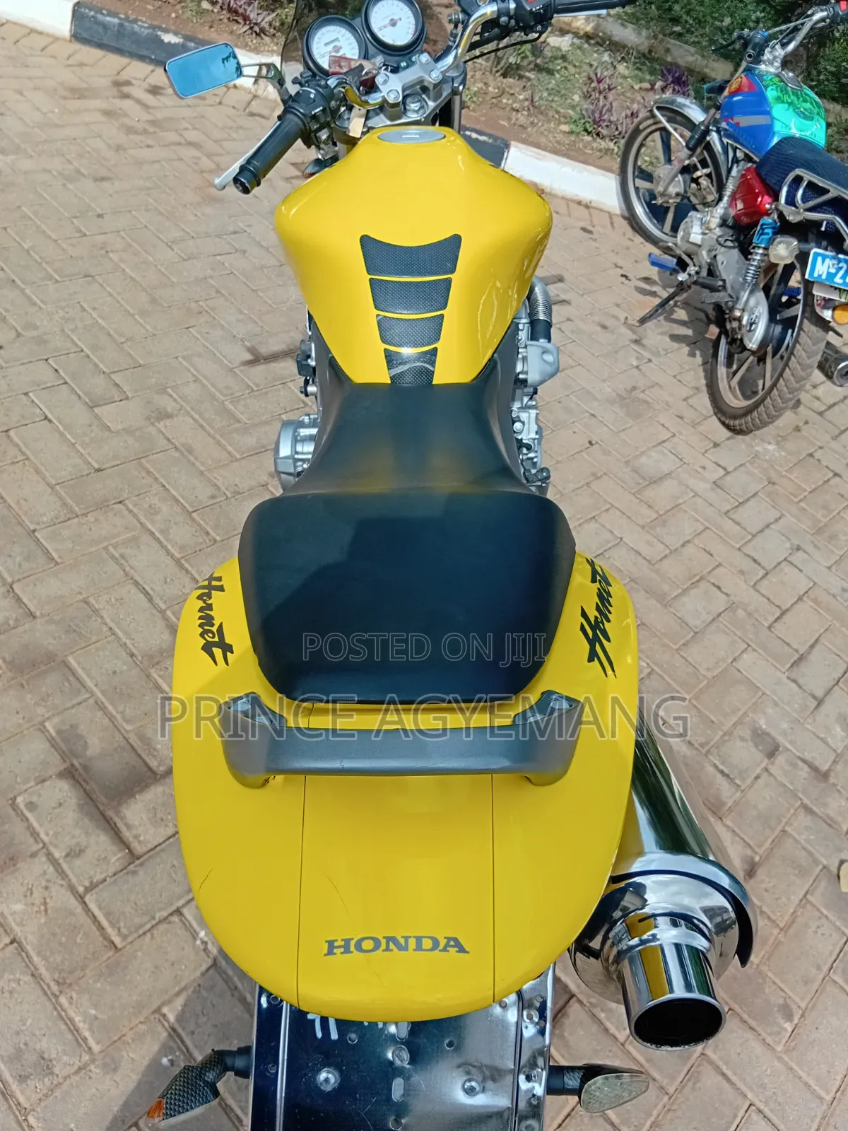 Honda Hornet 2010 Yellow
