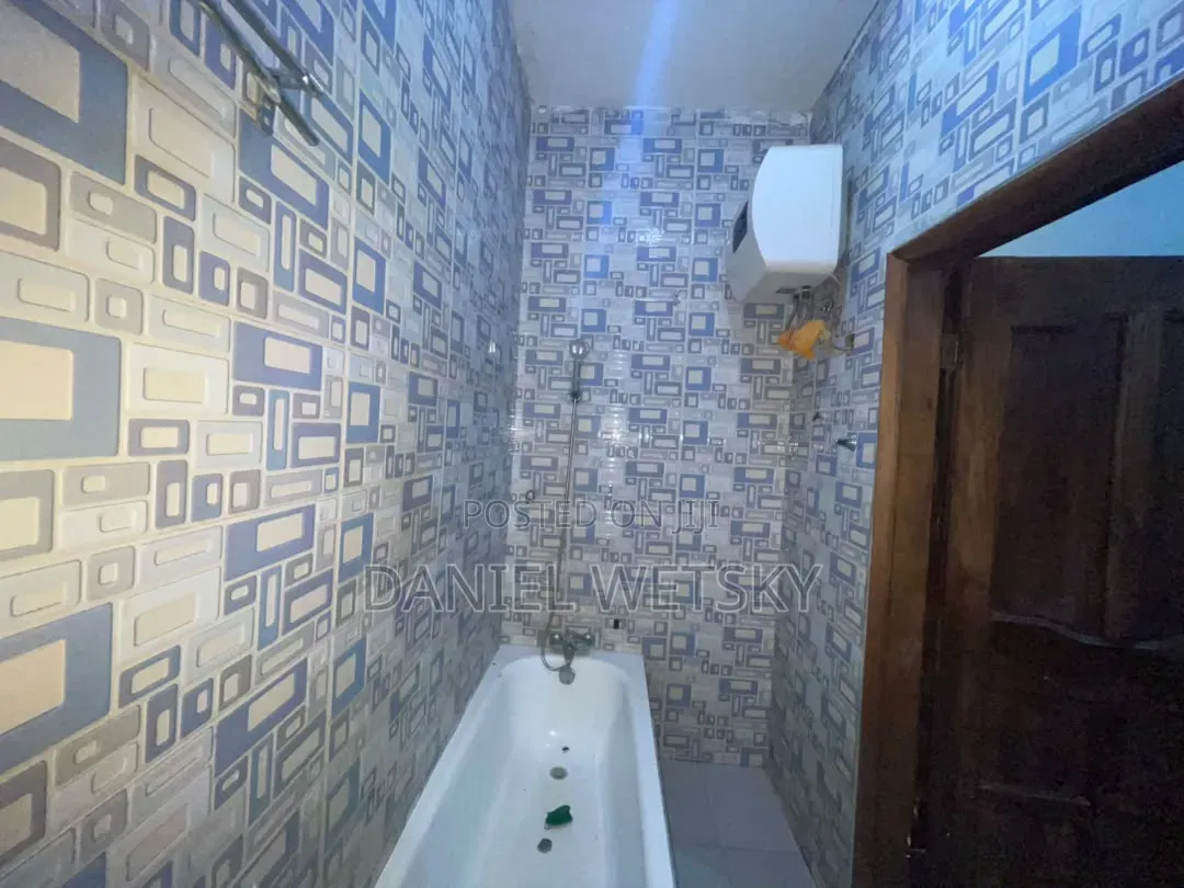 2bdrm House in Anyaa Nic Top for rent