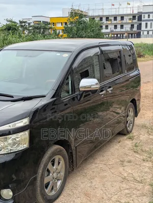 Toyota Voxy 2010 Black