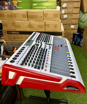 Yamaha QR-16 16 Channels Powered Mixer[2026 Model]