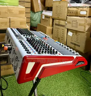 Yamaha QR-16 16 Channels Powered Mixer[2026 Model]