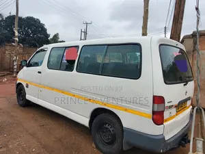 Toyota HiAce 2008 White