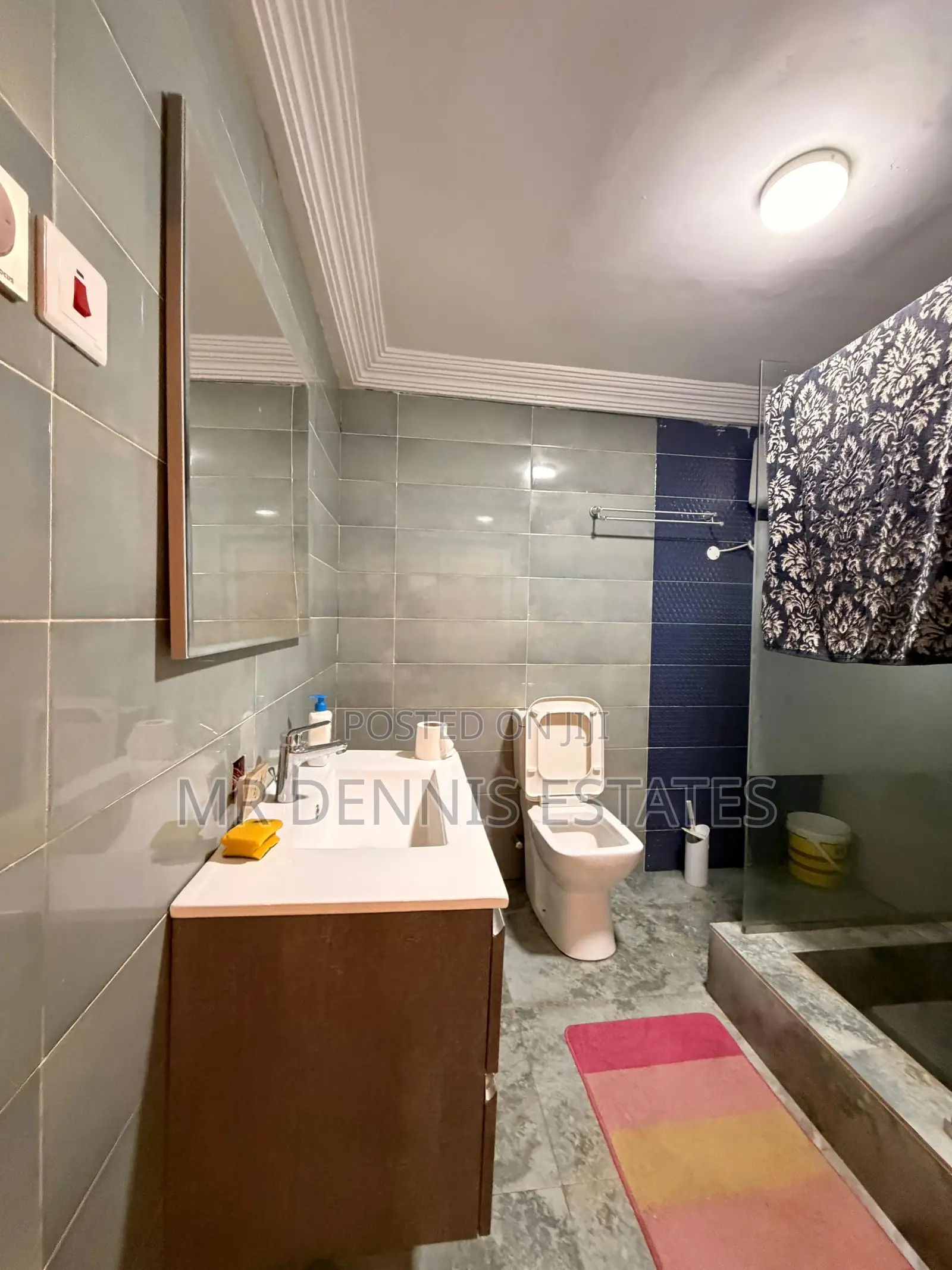 5bdrm House in Weija , Old Barrier for rent