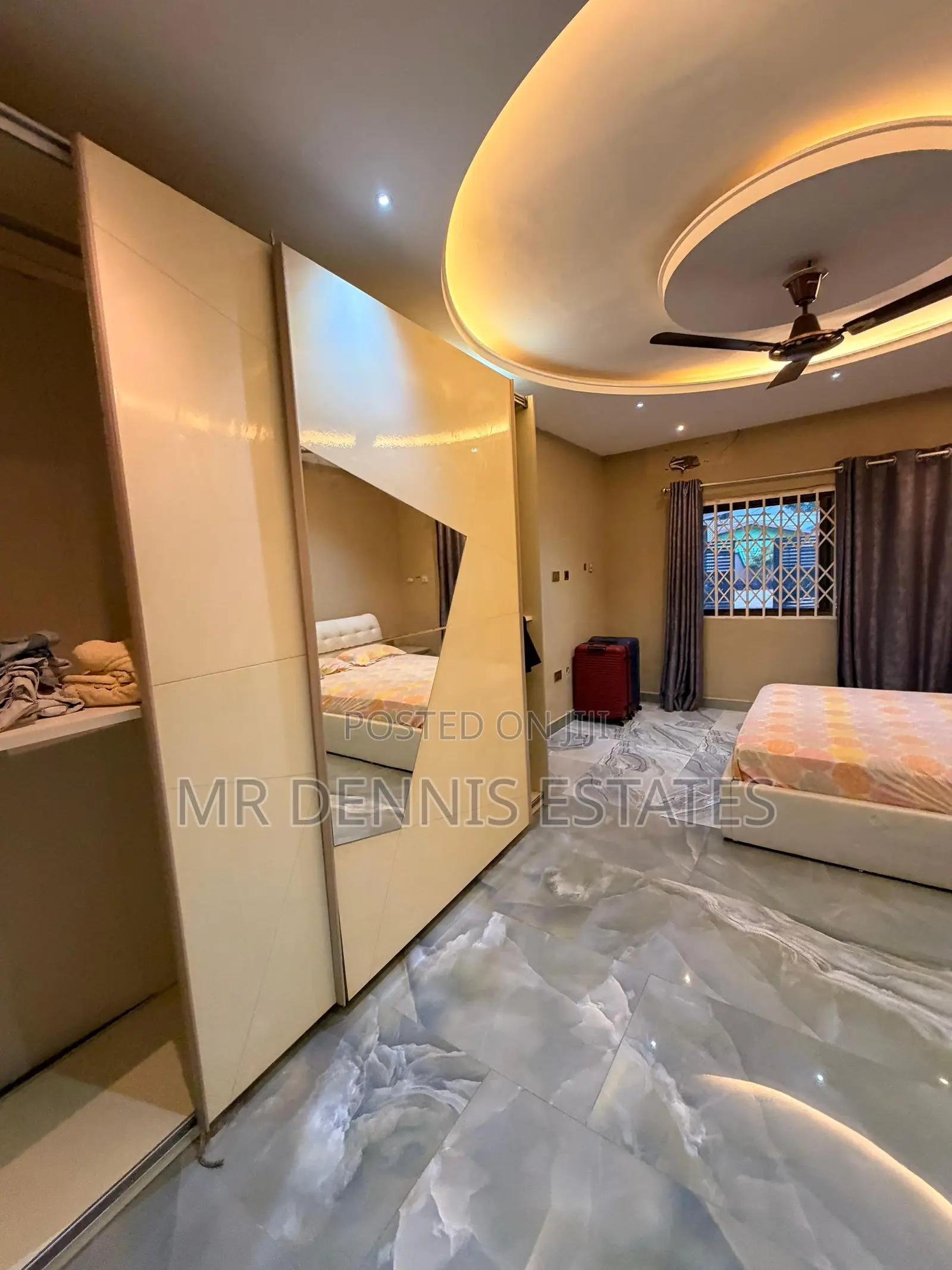 5bdrm House in Weija , Old Barrier for rent